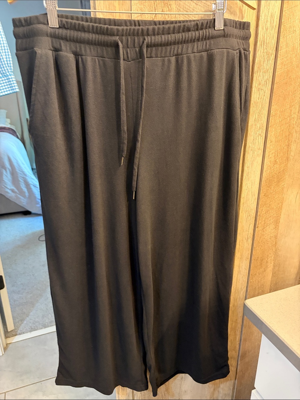 Soft Time and Tru XL cropped Black wide leg Drawstring Lounge Beach Pants